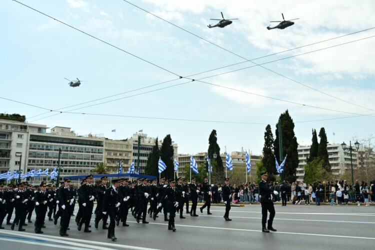 Oι κυκλοφοριακές ρυθμίσεις σε Αθήνα και Πειραιά για τις μαθητικές παρελάσεις της 28ης Οκτωβρίου