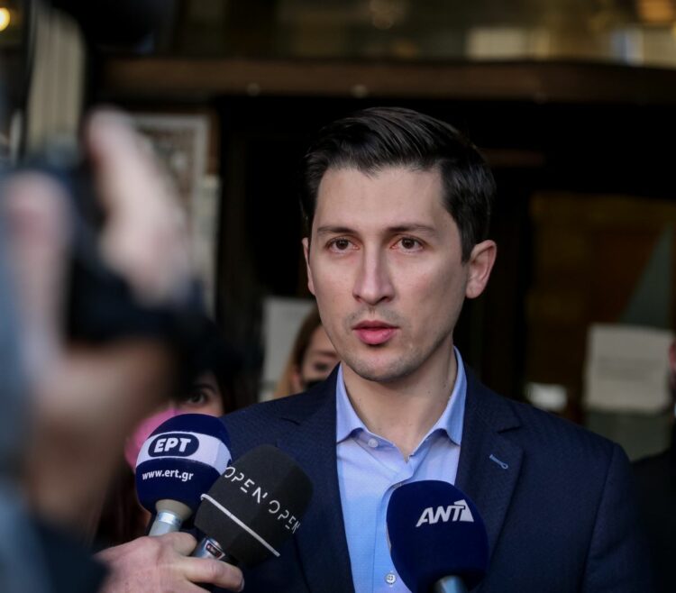 Παύλος Χρηστίδης: «Η μισή αλήθεια είναι χειρότερη από ένα ψέμα»