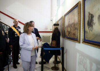 Η Πρόεδρος της Δημοκρατίας στα εγκαίνια έκθεσης στην Αγιορείτικη Εστία (photos)
