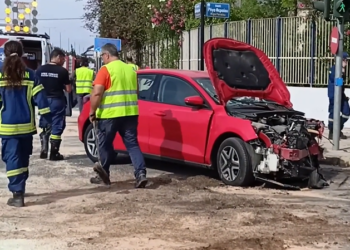 Τρομακτικό τροχαίο στη λεωφόρο Βουλιαγμένης (photo)