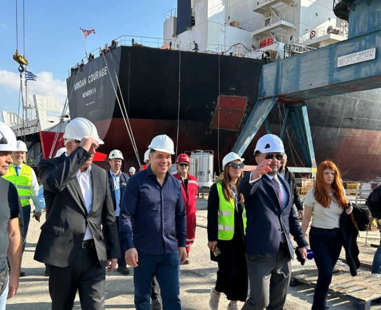 Τσούνης: «Αυξήθηκαν οι εργαζόμενοι στα ναυπηγεία Ελευσίνας με τις  επενδύσεις των ΗΠΑ» (photo)
