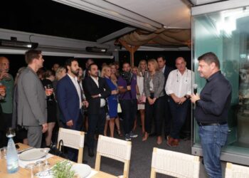 «Ένας χρόνος – Mια οικογένεια –  Mια ομάδα – H Αττική Μπροστά»: Το μήνυμα Χαρδαλιά για τον ένα χρόνο από την εκλογική του νίκη