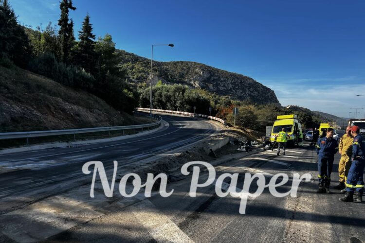 Kίνηση στους δρόμους: Ανατροπή φορτηγού στην Περιφερειακή Αιγάλεω (photo & video)