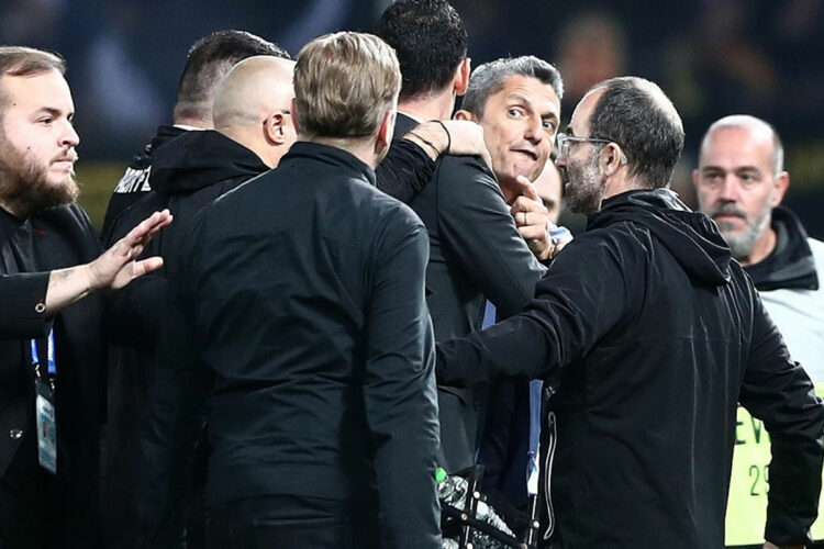 Σοβαρά επεισόδια στη φυσούνα μετά το ΑΕΚ-ΠΑΟΚ με ένταση και παρεμβάσεις Αστυνομίας