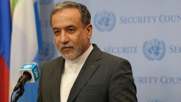 Αίγυπτος: Έφτασε στο Κάιρο ο υπουργός Εξωτερικών του Ιράν, πρώτη επίσκεψη μετά το 2013