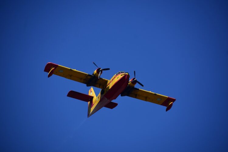 Αναγκαστική προσγείωση πυροσβεστικού αεροσκάφους στον Μαραθώνα