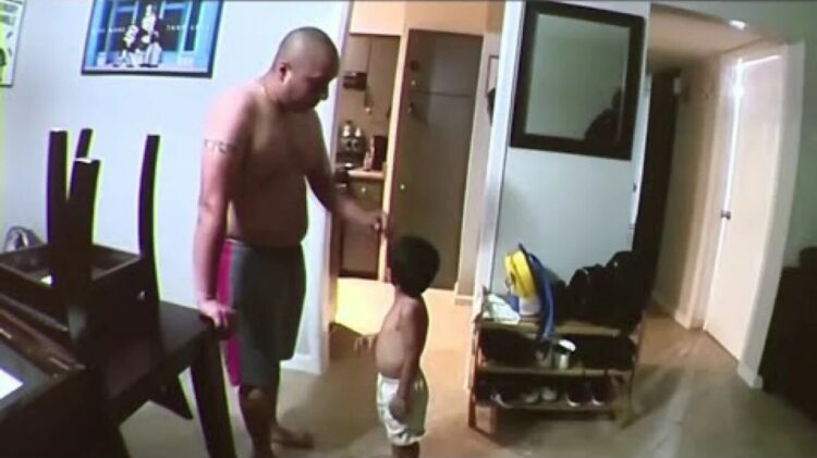 Αθώος ο πατέρας του 4χρονου που εκλιπαρούσε για ένα κομμάτι ψωμί – Τι υποστήριξαν οι δικηγόροι