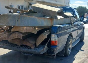 Τέσσερις συλλήψεις στον Ασπρόπυργο: Αφαιρούσαν μεταλλικά αντικείμενα από σιδηροδρομικό δίκτυο (Photos)