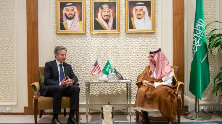 Ο Μπλίνκεν συζητά… με τον ομόλογό του της Σαουδικής Αραβίας για τη Μέση Ανατολή