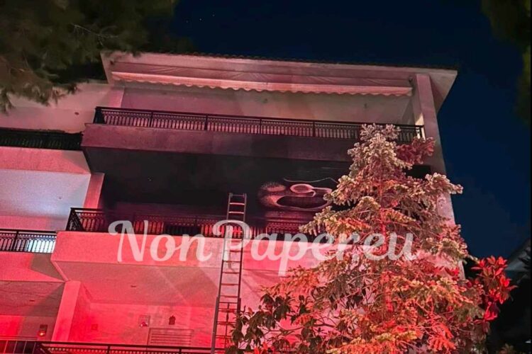 Φωτιά σε διαμέρισμα στην Κηφισιά – Ηλικιωμένος άνδρας οδηγήθηκε στο Νοσοκομείο (Photo)