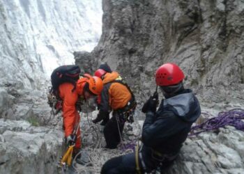 Επιχείρηση διάσωσης τραυματία στον Όλυμπο: Σώος ο άνδρας μεταφέρθηκε με ελικόπτερο