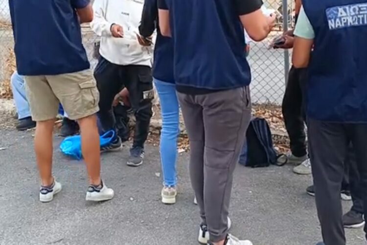 Εξόρμηση αστυνομικών της Υποδιεύθυνσης Δίωξης Ναρκωτικών στην περιοχή των Αχαρνών για την καταπολέμηση της μικροδιακίνησης ναρκωτικών