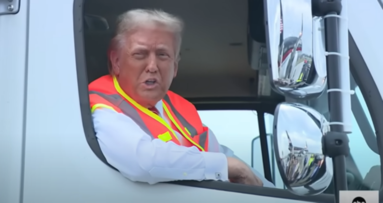 Nτόναλντ Τραμπ