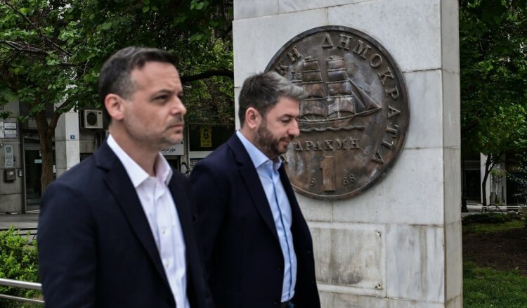 ΠΑΣΟΚ: Οι βλέψεις Ανδρουλάκη για το νέο «σφιχτό» πολιτικό όργανο – Με το «καλημέρα» οι τριβές των δύο φιναλίστ