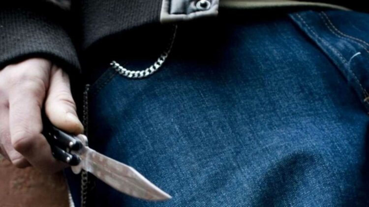 Επίθεση με μαχαίρι