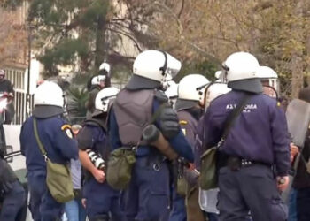 Έφοδος της ΕΛ.ΑΣ σε καταυλισμό στο Ζεφύρι: Οκτώ συλλήψεις για ναρκωτικά και ρευματοκλοπές