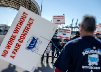 ΗΠΑ: Τέλος η απεργία των λιμενεργατών – Κλείστηκε «καταρχήν συμφωνία»