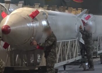 Βίντεο – ντοκουμέντο: Η προετοιμασία των ιρανικών πυραύλων λίγο πριν το χτύπημα στο Ισραήλ