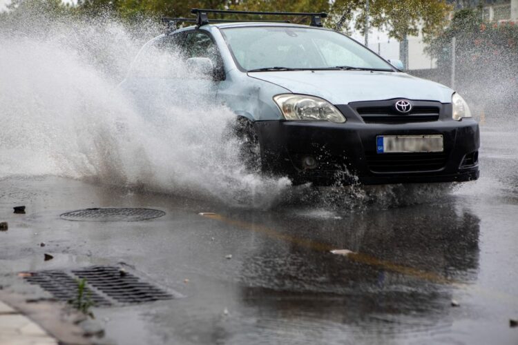Έκτακτο δελτίο επιδείνωσης καιρού από την ΕΜΥ: Έρχονται ισχυρές βροχές και καταιγίδες – Πού θα «χτυπήσουν»