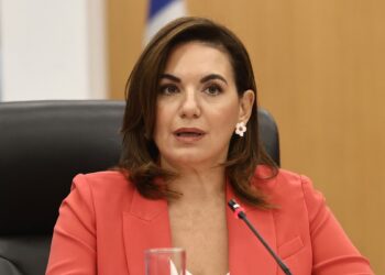 Όλγα Κεφαλογιάννη: Η υπουργός Τουρισμού εγκαινίασε το «4ο Olympic Yacht Show»