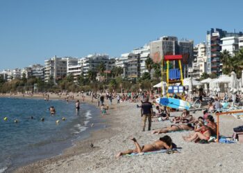 Χάρις ή Τραμπ; Ο «πιο ακριβής οικονομολόγος του κόσμου» προβλέπει τον νικητή των εκλογών