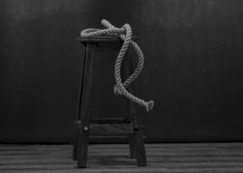 Τραγωδία στην Αχαΐα: Βρήκε τον 47χρονο σύζυγό της κρεμασμένο