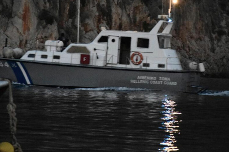 Συναγερμός στο Λιμενικό: Γυναίκα ανασύρθηκε νεκρή στη Δραπετσώνα