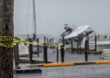 ΗΠΑ: Ο κυκλώνας Μίλτον πλήττει τη Φλόριντα με ανεμοστρόβιλους και καταιγίδες