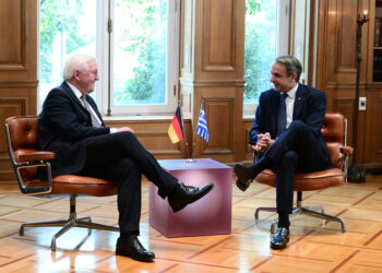 Θέμα γερμανικών αποζημιώσεων έθεσε η Σακελλαροπούλου στον Σταϊνμάιερ -«Το θέμα θεωρείται λήξαν», της απάντησε (video)