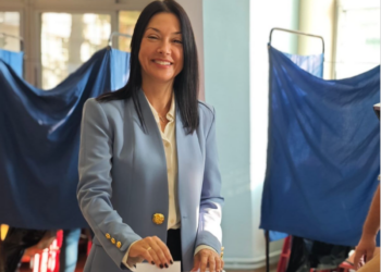 Εκλογές ΠΑΣΟΚ – Ψήφισε η Νάντια Γιαννακοπούλου: «Ισχυρή αντιπολίτευση από αύριο»