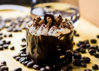 Εορτολόγιο: Ποιοι γιορτάζουν σήμερα 15 Οκτωβρίου