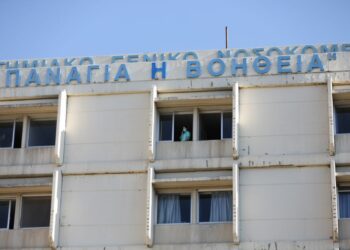 Αγωνία για τη 12χρονη που παρασύρθηκε από ΙΧ στο Αγρίνιο: Δίνει μάχη για να κρατηθεί στη ζωή