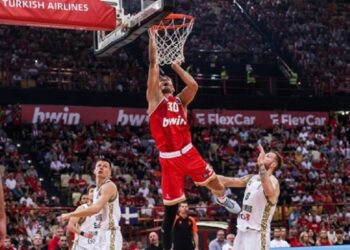 Μπάσκετ: Πρώτη νίκη για τον Ολυμπιακό με την Ζαλγκίρις Κάουνας