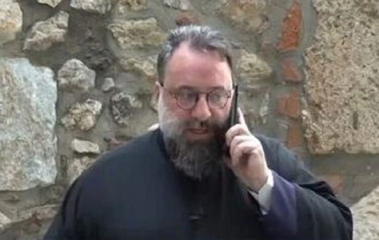 καβγάς ιερέας