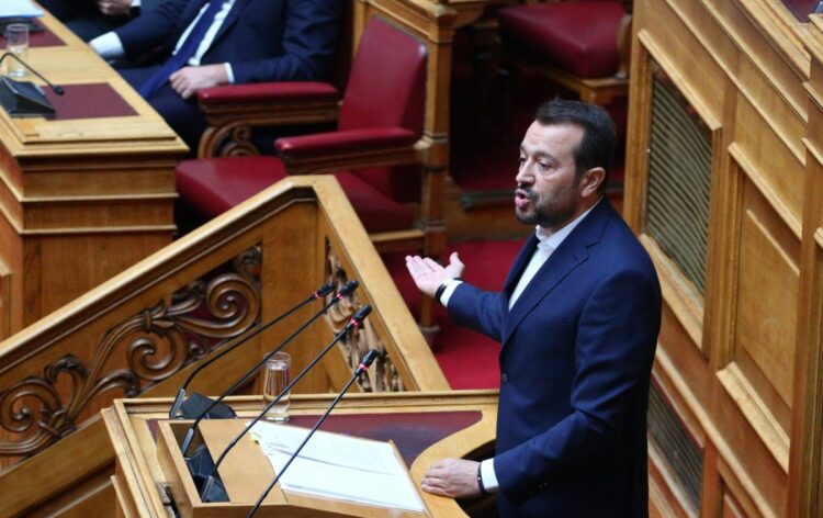 Μητσοτάκης-Παππάς στη Βουλή… 13-0: «Υπάρχει θέμα» λένε πηγές του ΣΥΡΙΖΑ – «Πράσινο φως» από ΕΔ για τον Κασσελάκη