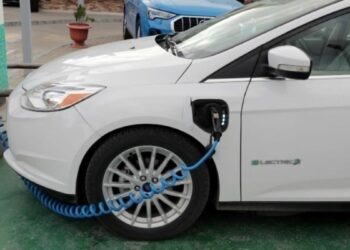 Το Πεκίνο δεν εγκρίνει την απόφαση των Βρυξελλών για επιβολή δασμών στα ηλεκτρικά αυτοκίνητα της Κίνας