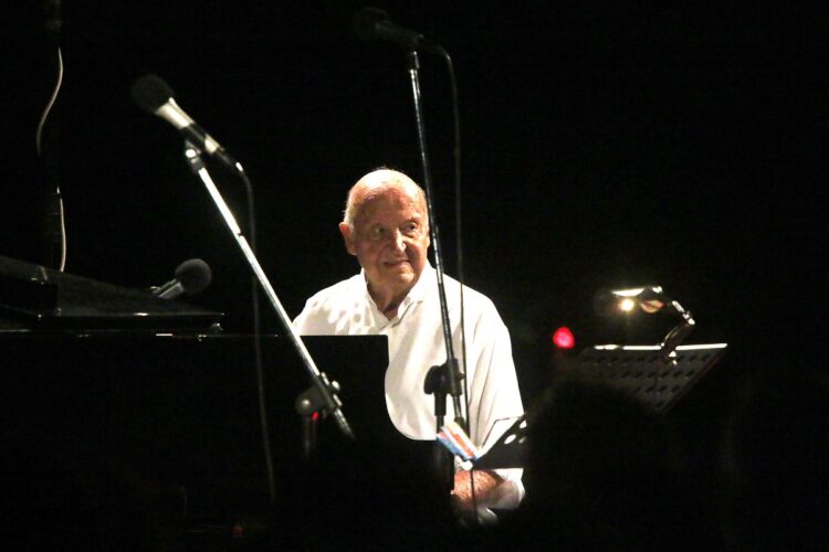 Μίμης Πλέσσας: Την Τρίτη στο Α’ νεκροταφείο η κηδεία του μεγάλου μουσικοσυνθέτη