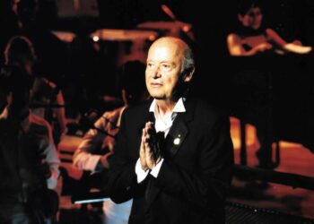 Σήμερα στις 15:00 στο Α΄ νεκροταφείο το τελευταίο «αντίο» στον Μίμη Πλέσσα – Σε λαϊκό προσκύνημα η σορός του