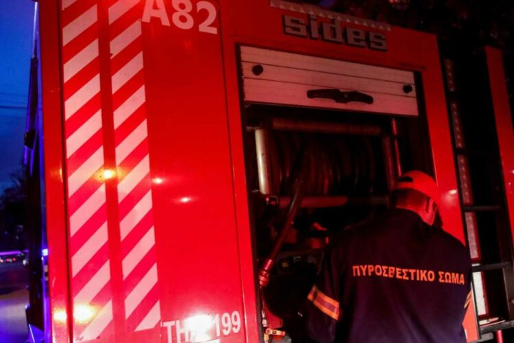 Φωτιά σε διαμέρισμα στην Κηφισιά – Ηλικιωμένος άνδρας οδηγήθηκε στο Νοσοκομείο (Photo)