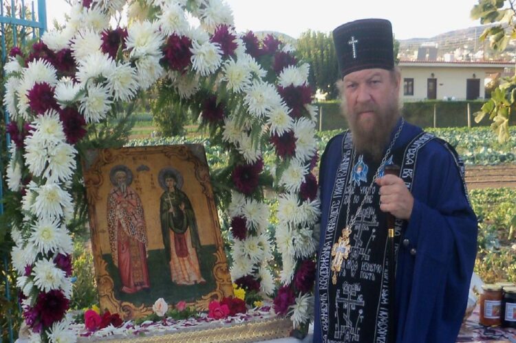 Ψευτοιερέας Κάτι Ψήνεται