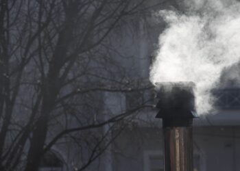 Πώς η ατμοσφαιρική ρύπανση επηρεάζει τον εγκέφαλο των παιδιών – Ανησυχία μετά από νέα έρευνα