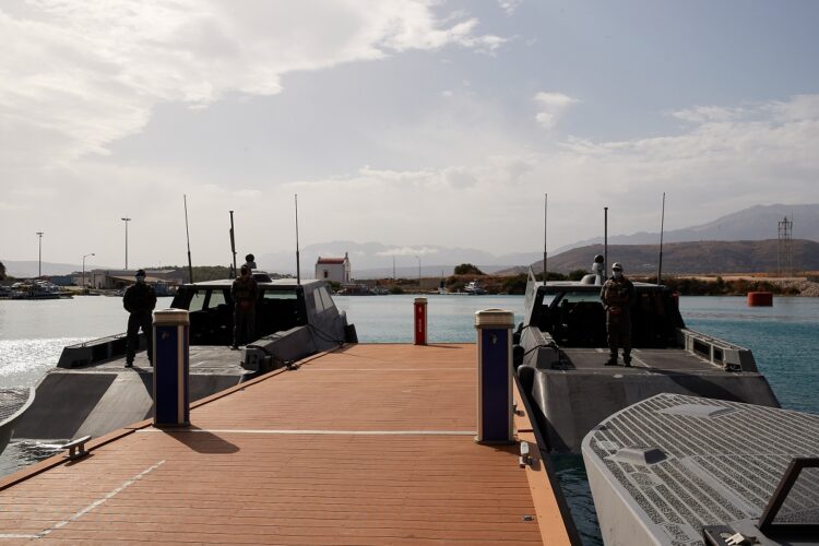 Σε επιφυλακή η Βάση της Σούδας με το βλέμμα στη Μέση Ανατολή