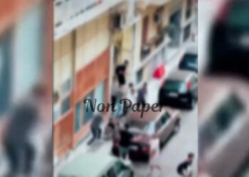 Βίντεο ντοκουμέντο: Άγριο ξύλο με ρόπαλα στον Άγιο Παντελεήμονα – Ανησυχία στην περιοχή