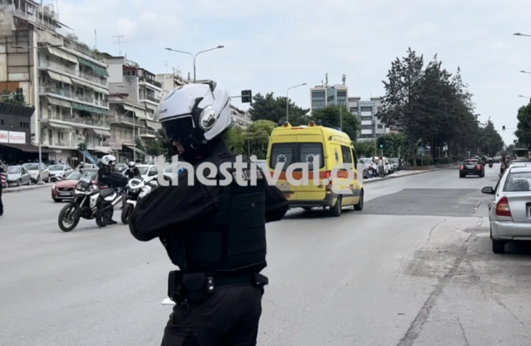 Θεσσαλονίκη: Γέφυρα σωτηρίας για τη μεταφορά ατόμου στο νοσοκομείο – Έφτασαν στο ΑΧΕΠΑ μέσα σε 10 λεπτά