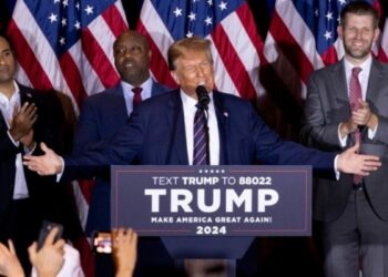 Ο Τραμπ δεσμεύεται να προσλάβει 10.000 συνοριοφύλακες εφόσον εκλεγεί πρόεδρος