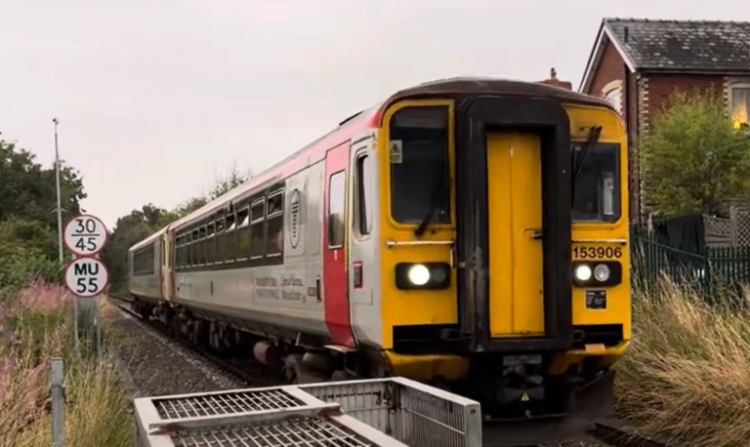 Ουαλία: Ένας νεκρός και 15 τραυματίες έπειτα από σύγκρουση δύο τρένων