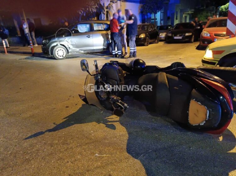 Χανιά: Σφοδρή σύγκρουση μηχανής με αυτοκίνητο (Photo, Video)