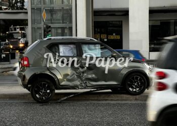 Ουρά χιλιομέτρων στο ύψος του Αλίμου, λόγω τροχαίου – Μηχανή συγκρούστηκε με αυτοκίνητο (photo & video)