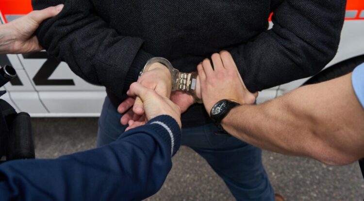 Τρόμος στη Ζυρίχη: Επίθεση άνδρα με μαχαίρι σε παιδικό σταθμό – Τραυματίστηκαν τρία παιδιά