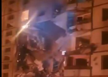 Ουκρανία: Ρωσική επίθεση σε πολυκατοικία στο Χάρκοβο – Νεκρό ένα παιδί και 29 τραυματίες